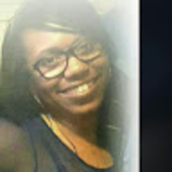 Meet your Posher, Courtney - Picture 1 of 1